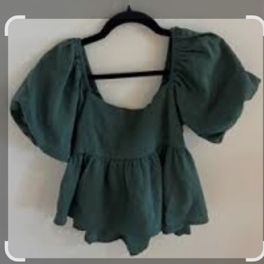 FRANCESCA'S OPEN BOW BACK TOP LARGE NEW W TAGS